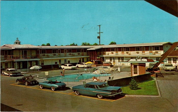 Gate-Way Motel (Gateway Motel) - Old Postcard Photo